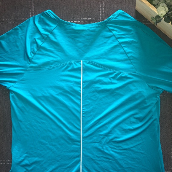 Royal Blue Nike 3/4 Sleeve - Gently Worn! - Picture 4 of 5